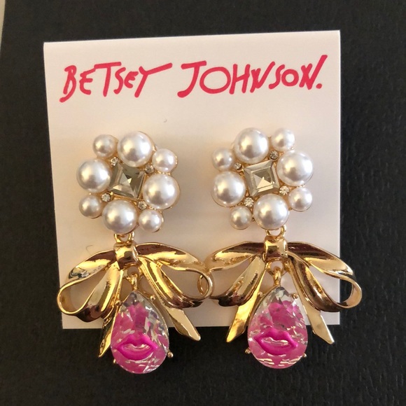 Betsey Johnson Faux Pearl Cluster & Gold Bow Crystal Drop Earrings Pink Lip NWT - Picture 9 of 13